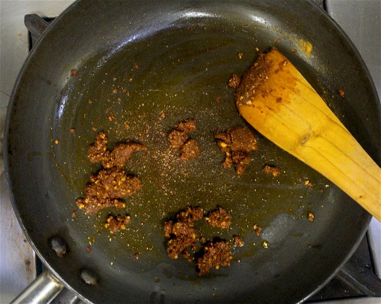 Image of Prepare the curryIn a large saucepan or wok, heat 2...